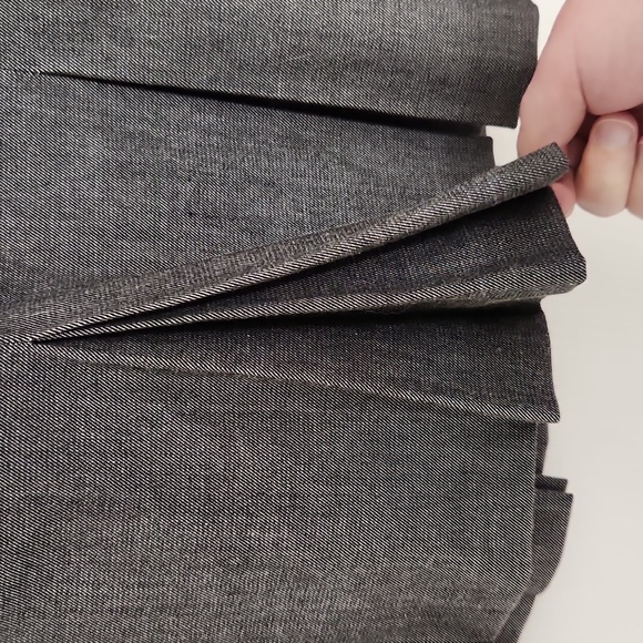 Gap pleated skirt, sz 12 - Picture 3 of 10